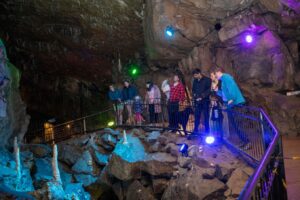 Poole's Cavern Cave